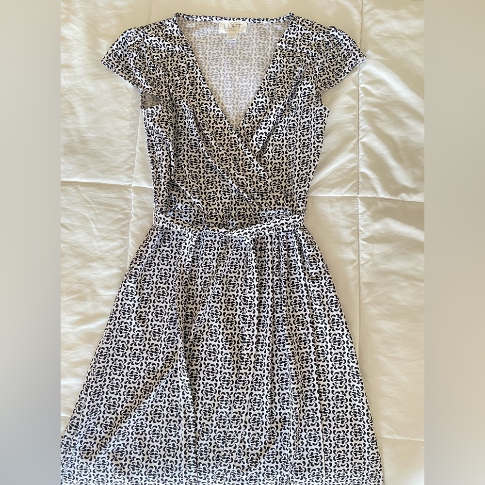 Loft Black and White Dress Size 0Petite